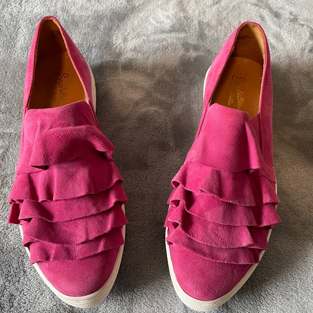 Seychelles Pink Ruffle Flats